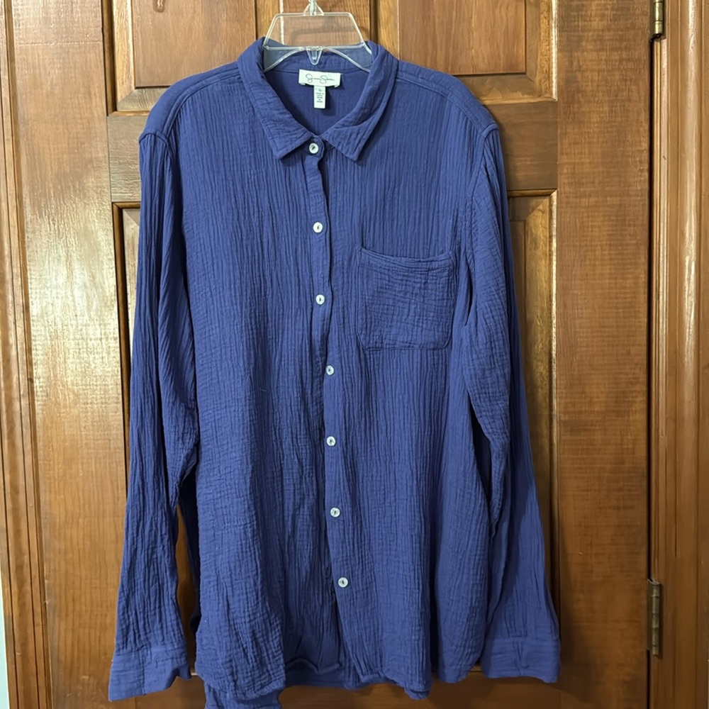Jessica Simpson’s 100% cotton blouse